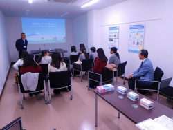 富士山工場の説明 01