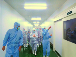 工場棟の見学 02